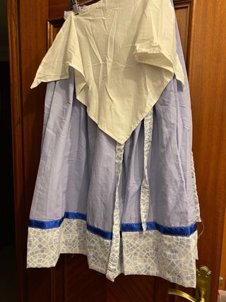 Traje Neska azul y blanco