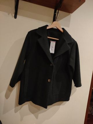 Abrigo corto mujer negro a estrenar
