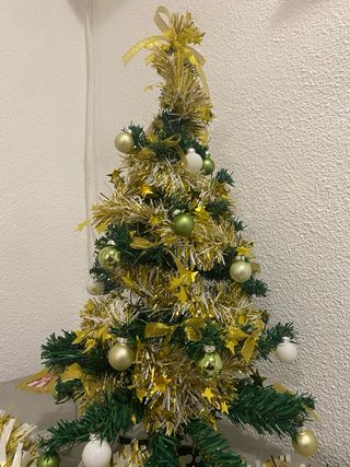 Árbol Navidad Pequeño con Belén y Adornos