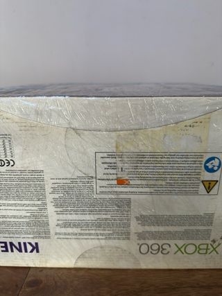 Bundle xbox 360 slim 4gb+ kinect boxata Sealed