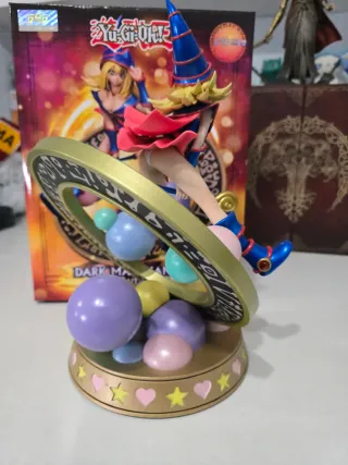 Figura Maga Oscura Vibrant Edition F4F