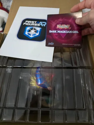 Figura Maga Oscura Vibrant Edition F4F