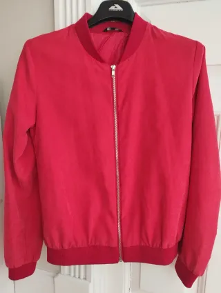 Cazadora bomber roja mujer