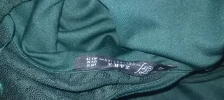 Camiseta encaje verde botella