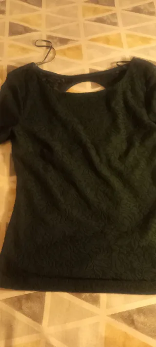 Camiseta encaje verde botella