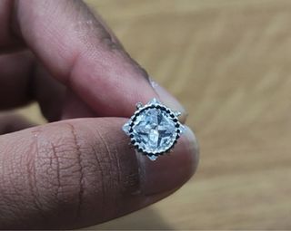 Orecchini d’acciaio a forma di rombo- mai usati