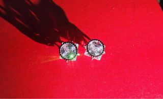 Orecchini d’acciaio a forma di rombo- mai usati