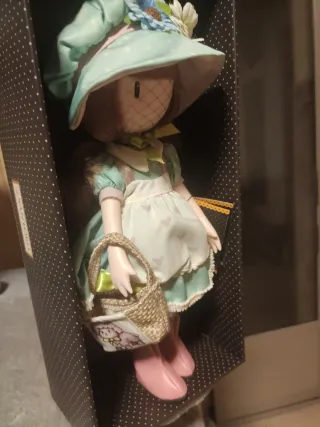 Muñeca Gorjuss con sombrero floral