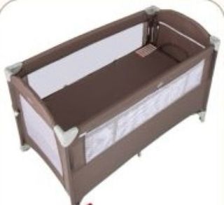 Cuna de viaje marrón