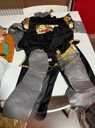 Disfraz Caballero Negro y Dorado