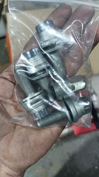 Tornillos antirrobo base plana