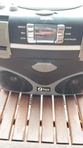 Nevera Portátil Radio CD Burn