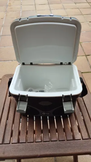 Nevera Portátil Radio CD Burn