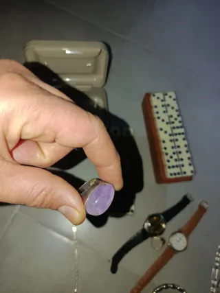 Juego de dominó y caja de seguridad Vendiendo todo