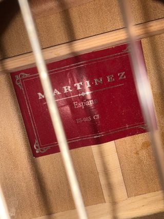 Guitarra flamenca Martinez amplificada