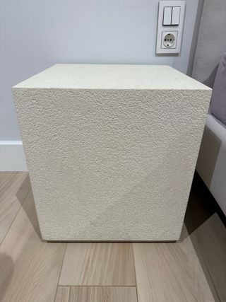 Mesa auxiliar Zara Home piedra beige