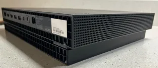 Xbox One X 1TB + Accesorios y Juegos