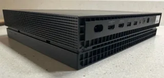 Xbox One X 1TB + Accesorios y Juegos