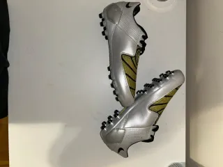 Botas de Fútbol Nike T90 Plata/Amarillo