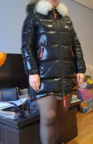 Abrigo negro acharolado Dichi