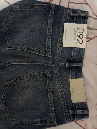 Pantalón vaquero Stradivarius Talla 34