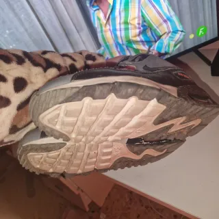 Nike Air Max Deportivas Grises y Rojas