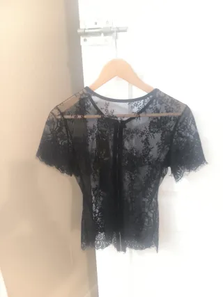 Top de encaje negro