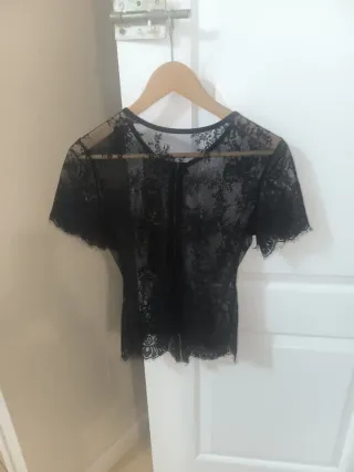 Top de encaje negro