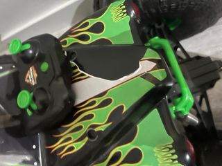 Coche 4x4 teledirigido Grave Digger