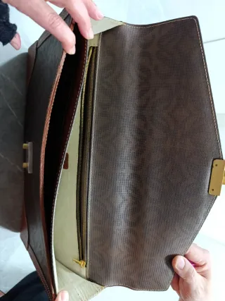 Portadocumentos  Marrón y Dorado