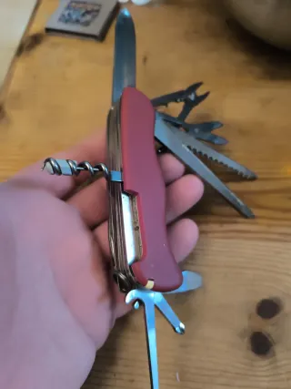 Navaja Victorinox Roja Multiusos