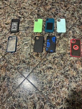 iPhone 11 Blanco 128GB  y 11 Fundas de regalo