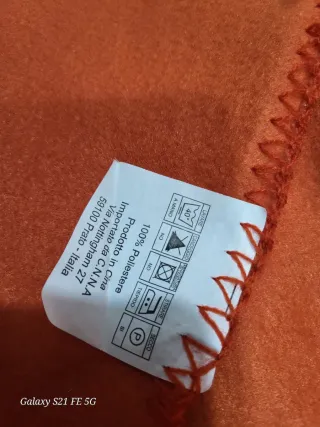 Coperta in pile arancione