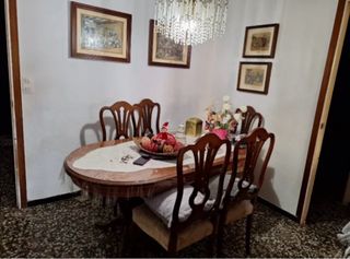 Mesa comedor ovalada y 6 sillas