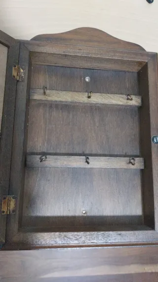 Colgador de llaves de madera