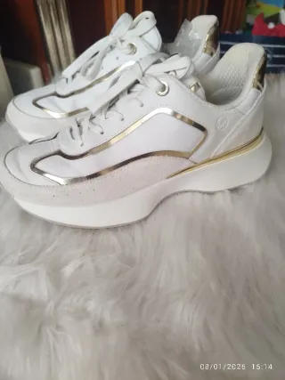 Zapatillas Michael Kors Blancas y Doradas