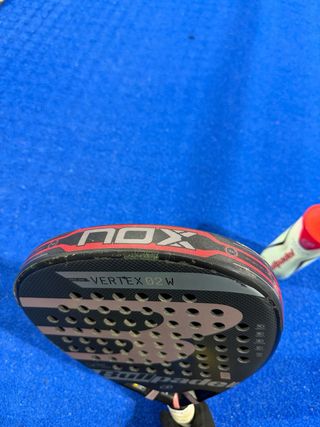 Se vende Bullpadel Vertex 02 Women.