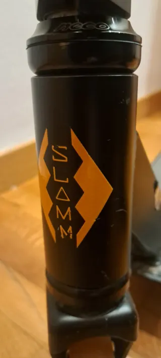 Patinete Scooter Freestyle Negro. Marca Slamm