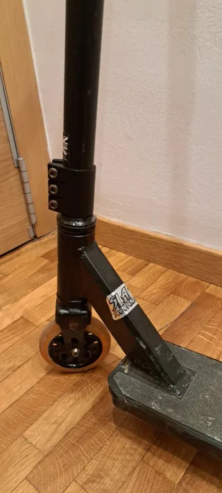 Patinete Scooter Freestyle Negro. Marca Slamm