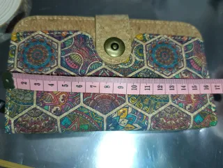 Cartera de mano diseño geométrico multicolor