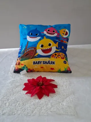 Cuscino Baby Shark nuovo imbottito