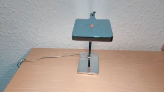 Lámpara de escritorio moderna