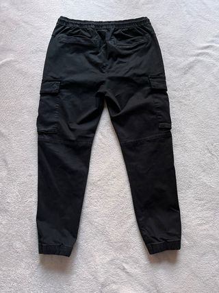 Pantalones cargo ZARA negros