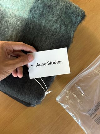 Cachecol Acne Studios