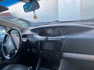 SsangYong Rodius 2005