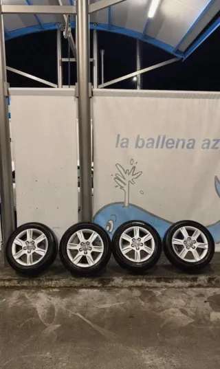 Llantas Audi A3 en 16 pulgadas con neumáticos.