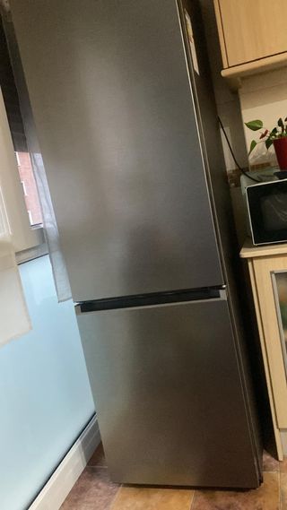 Nevera gris semi-nueva