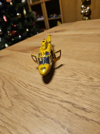 Modellino elicottero giallo in metallo Parti manca