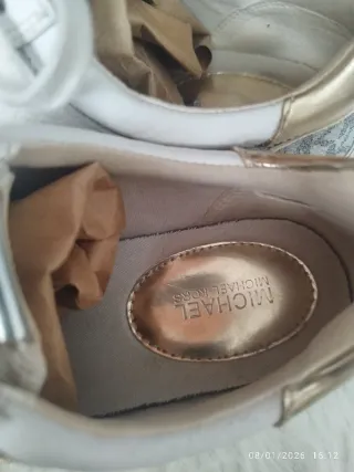 Zapatillas Michael Kors Blancas y Doradas