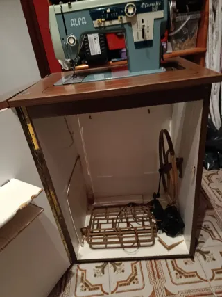 Máquina de coser Alfa Alfamatic 109